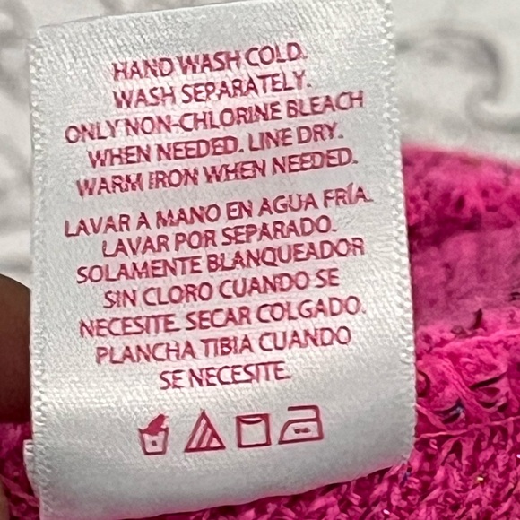 3 pieces Winter beanie set! 🧢❄️❄️ EACH INDIVIDUALLY IS $4!! - Picture 7 of 12